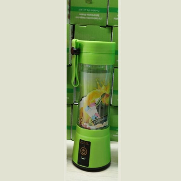 8a1a518c-408d-40cb-990b-6f8856edc5fd.jpg Portable USB Rechargeable Mini Blender